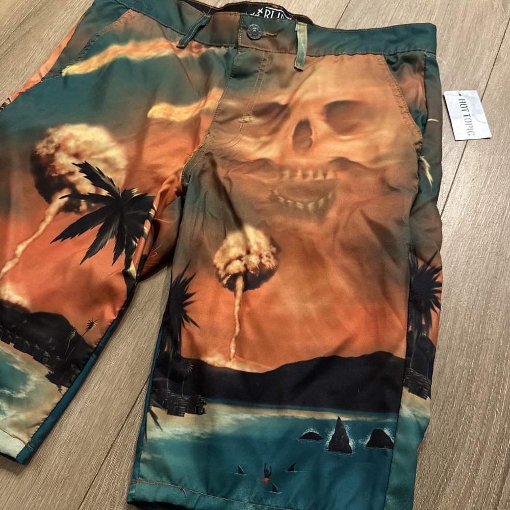 XXX Rude Hot Topic Men's Skull Sublimated‎ Death Board Shorts Size 32 Unlined